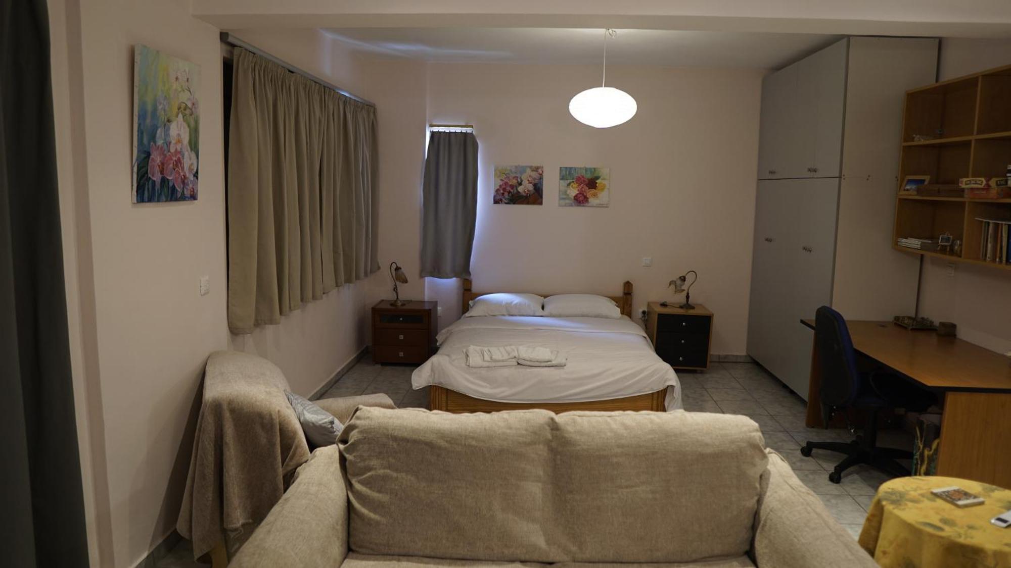 Romanos Patras Studio 外观 照片